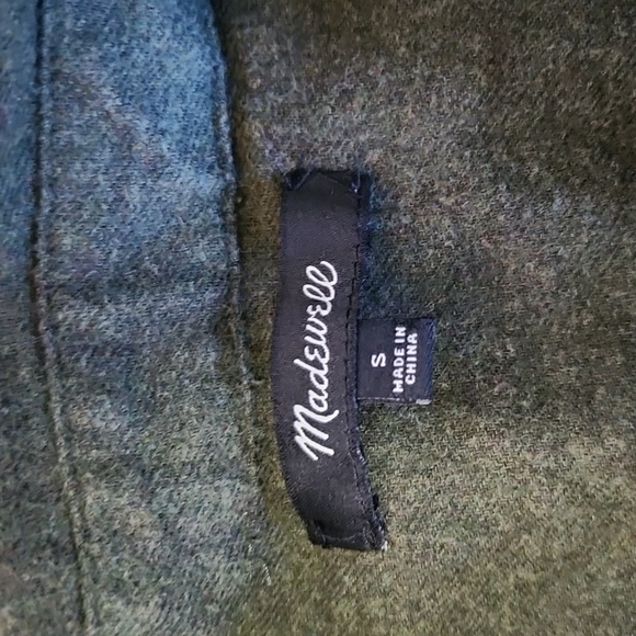 Madewell- ex boyfriend button back shirt - Picture 4 of 5